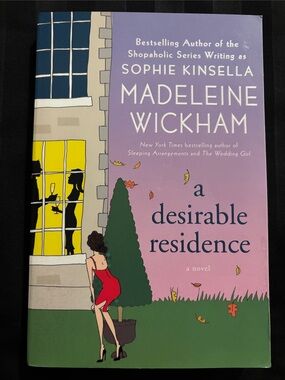 Madeleine Wickham - “A Desirable Residence” - Paperback Book